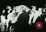 Immagine di La vita notturna di Parigi Parigi Francia, 1927, secondo 33 filmato di repertorio 65675065231