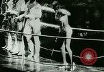 Immagine di La vita notturna di Parigi Parigi Francia, 1927, secondo 37 filmato di repertorio 65675065231