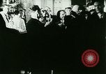 Immagine di La vita notturna di Parigi Parigi Francia, 1927, secondo 54 filmato di repertorio 65675065231