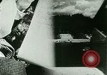 Immagine di Outdoor display di dipinti e libri Parigi Francia, 1928, secondo 1 filmato di repertorio 65675065234