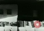 Immagine di Outdoor display di dipinti e libri Parigi Francia, 1928, secondo 3 filmato di repertorio 65675065234