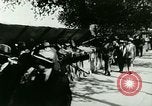 Immagine di Outdoor display di dipinti e libri Parigi Francia, 1928, secondo 10 filmato di repertorio 65675065234