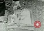 Immagine di Outdoor display di dipinti e libri Parigi Francia, 1928, secondo 23 filmato di repertorio 65675065234