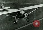 Standbild Charles Augustus Lindbergh überquert den Atlantik Paris Frankreich, 1927, aus Sekunde 14 historischem Filmmaterial Videoclip 65675065238