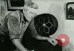 Standbild Charles Augustus Lindbergh überquert den Atlantik Paris Frankreich, 1927, aus Sekunde 58 historischem Filmmaterial Videoclip 65675065238