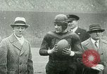 Image "Grange rouge" jouent au football pour l'Université de l'Illinois Philadelphia Pennsylvania United States USA, 1925, de la seconde 7 séquences d'archives historiques vidéo 65675065245