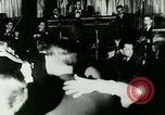 Standbild New York City Night Clubs mit Rudy Vallee New York City USA, 1928, aus Sekunde 8 historischem Filmmaterial Videoclip 65675065253