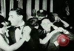 Standbild New York City Night Clubs mit Rudy Vallee New York City USA, 1928, aus Sekunde 10 historischem Filmmaterial Videoclip 65675065253