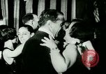 Standbild New York City Night Clubs mit Rudy Vallee New York City USA, 1928, aus Sekunde 12 historischem Filmmaterial Videoclip 65675065253