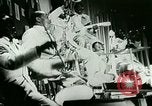 Standbild New York City Night Clubs mit Rudy Vallee New York City USA, 1928, aus Sekunde 25 historischem Filmmaterial Videoclip 65675065253