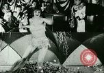 Standbild New York City Night Clubs mit Rudy Vallee New York City USA, 1928, aus Sekunde 41 historischem Filmmaterial Videoclip 65675065253