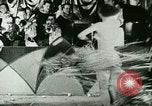 Standbild New York City Night Clubs mit Rudy Vallee New York City USA, 1928, aus Sekunde 50 historischem Filmmaterial Videoclip 65675065253