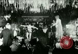 Standbild New York City Night Clubs mit Rudy Vallee New York City USA, 1928, aus Sekunde 62 historischem Filmmaterial Videoclip 65675065253
