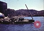 Immagine di Danneggiato le barche e gli edifici sulla costa nella seconda guerra mondiale Il Nord Africa, 1942, secondo 3 filmato di repertorio 65675065261