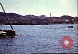 Immagine di Danneggiato le barche e gli edifici sulla costa nella seconda guerra mondiale Il Nord Africa, 1942, secondo 7 filmato di repertorio 65675065261
