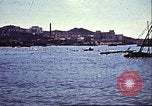 Immagine di Danneggiato le barche e gli edifici sulla costa nella seconda guerra mondiale Il Nord Africa, 1942, secondo 9 filmato di repertorio 65675065261