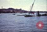Immagine di Danneggiato le barche e gli edifici sulla costa nella seconda guerra mondiale Il Nord Africa, 1942, secondo 11 filmato di repertorio 65675065261
