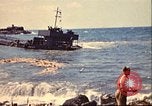 Immagine di Danneggiato le barche e gli edifici sulla costa nella seconda guerra mondiale Il Nord Africa, 1942, secondo 23 filmato di repertorio 65675065261