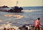 Immagine di Danneggiato le barche e gli edifici sulla costa nella seconda guerra mondiale Il Nord Africa, 1942, secondo 36 filmato di repertorio 65675065261