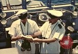 Immagine di British ufficiali navali Il Marocco Africa del Nord, 1942, secondo 46 filmato di repertorio 65675065271