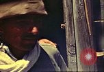 Immagine di Tedesco e prigionieri di guerra italiani Il Nord Africa, 1943, secondo 20 filmato di repertorio 65675065273