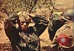 Immagine di Tedesco e prigionieri di guerra italiani Il Nord Africa, 1943, secondo 42 filmato di repertorio 65675065273