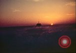 Immagine di La vista del tramonto dalla poppa della nave da guerra britannica Casablanca in Marocco, 1943, secondo 6 filmato di repertorio 65675065275