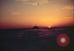 Immagine di La vista del tramonto dalla poppa della nave da guerra britannica Casablanca in Marocco, 1943, secondo 9 filmato di repertorio 65675065275