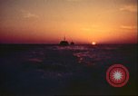 Immagine di La vista del tramonto dalla poppa della nave da guerra britannica Casablanca in Marocco, 1943, secondo 13 filmato di repertorio 65675065275