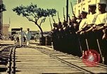 Immagine di La vista del tramonto dalla poppa della nave da guerra britannica Casablanca in Marocco, 1943, secondo 33 filmato di repertorio 65675065275