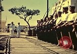 Immagine di La vista del tramonto dalla poppa della nave da guerra britannica Casablanca in Marocco, 1943, secondo 36 filmato di repertorio 65675065275