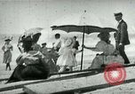 Immagine di Vestiti alla moda donna Coney Island New York USA, 1898, secondo 25 filmato di repertorio 65675065290