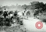 Standbild Armee Maultiere tragen Munition Kuba, 1898, aus Sekunde 3 historischem Filmmaterial Videoclip 65675065296