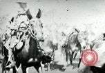 Standbild Armee Maultiere tragen Munition Kuba, 1898, aus Sekunde 16 historischem Filmmaterial Videoclip 65675065296
