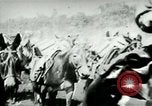 Standbild Armee Maultiere tragen Munition Kuba, 1898, aus Sekunde 21 historischem Filmmaterial Videoclip 65675065296