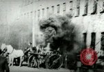 Standbild Feuerwehrleute reagiert auf Alarm Chicago Illinois USA, 1896, aus Sekunde 25 historischem Filmmaterial Videoclip 65675065305