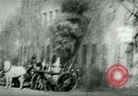 Standbild Feuerwehrleute reagiert auf Alarm Chicago Illinois USA, 1896, aus Sekunde 37 historischem Filmmaterial Videoclip 65675065305