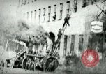 Standbild Feuerwehrleute reagiert auf Alarm Chicago Illinois USA, 1896, aus Sekunde 53 historischem Filmmaterial Videoclip 65675065305