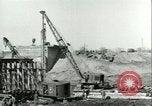 Image Crocodile autoroute Pont De Pieux Wesel Allemagne, 1945, de la seconde 32 séquences d'archives historiques vidéo 65675065306