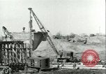 Image Crocodile autoroute Pont De Pieux Wesel Allemagne, 1945, de la seconde 34 séquences d'archives historiques vidéo 65675065306