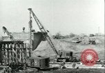 Image Crocodile autoroute Pont De Pieux Wesel Allemagne, 1945, de la seconde 39 séquences d'archives historiques vidéo 65675065306