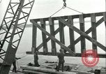 Image railroad bridge Wesel Allemagne, 1945, de la seconde 14 séquences d'archives historiques vidéo 65675065307