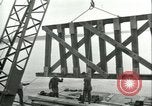 Image railroad bridge Wesel Allemagne, 1945, de la seconde 15 séquences d'archives historiques vidéo 65675065307