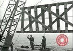 Image railroad bridge Wesel Allemagne, 1945, de la seconde 19 séquences d'archives historiques vidéo 65675065307
