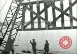 Image railroad bridge Wesel Allemagne, 1945, de la seconde 23 séquences d'archives historiques vidéo 65675065307