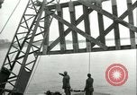 Image railroad bridge Wesel Allemagne, 1945, de la seconde 29 séquences d'archives historiques vidéo 65675065307