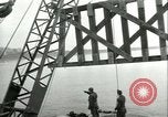 Image railroad bridge Wesel Allemagne, 1945, de la seconde 31 séquences d'archives historiques vidéo 65675065307