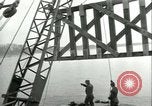 Image railroad bridge Wesel Allemagne, 1945, de la seconde 32 séquences d'archives historiques vidéo 65675065307