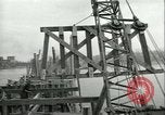 Image railroad bridge Wesel Allemagne, 1945, de la seconde 39 séquences d'archives historiques vidéo 65675065307