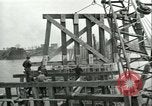 Image railroad bridge Wesel Allemagne, 1945, de la seconde 48 séquences d'archives historiques vidéo 65675065307